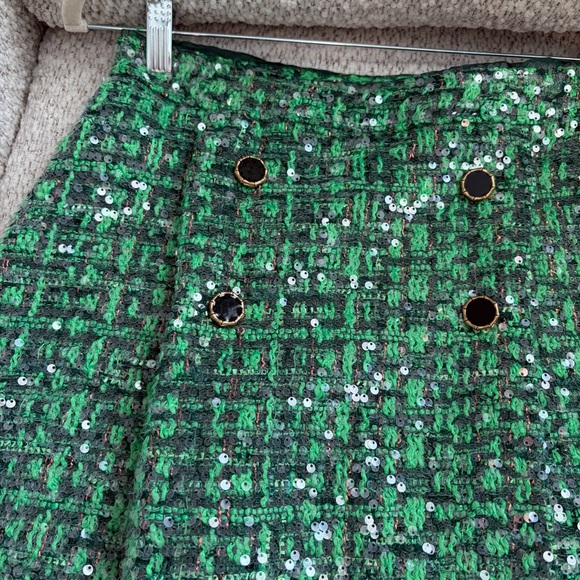 Maeve Anthropologie Emerald Sequin Tweed mini Skirt black buttons - Picture 3 of 5